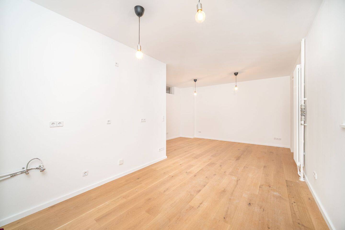 Wohnkomfort in Wilmersdorf: Helle 2-Zimmer-Wohnung mit Balkon – Darmstädter Straße 9, 10707 Berlin – Vorschaubild 2