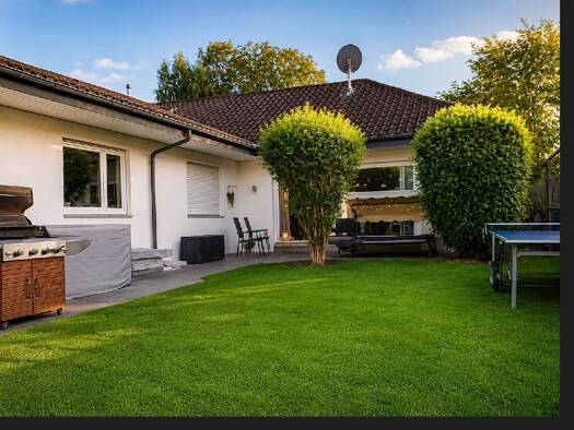 Bungalow zum Kauf provisionsfrei 590.000 € 6 Zimmer 180 m² 1.114 m² Grundstück frei ab 01.04.2027 Unterlauchringen Lauchringen 79787