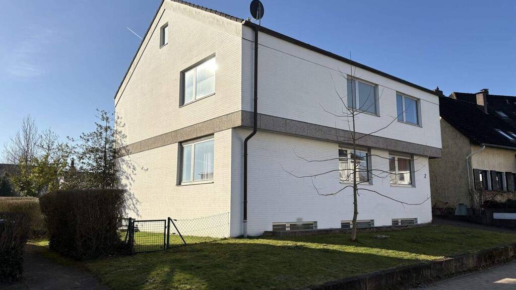 Einfamilienhaus zum Kauf 298.000 € 5 Zimmer 191 m² 1.363 m² Grundstück Barntrup 32683
