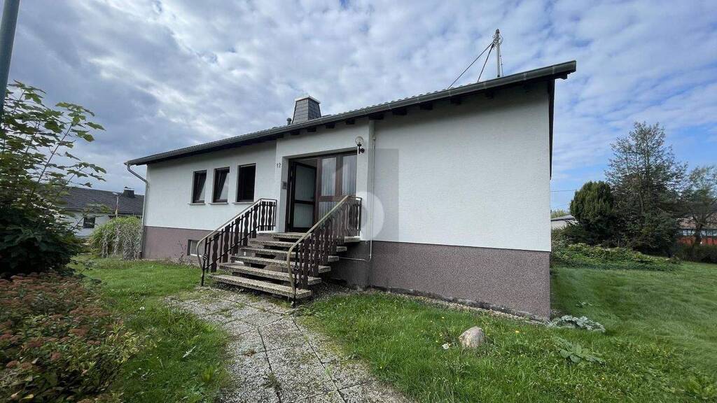 Einfamilienhaus zum Kauf 450.000 € 8 Zimmer 218 m² 2.285 m² Grundstück Bogel 56357