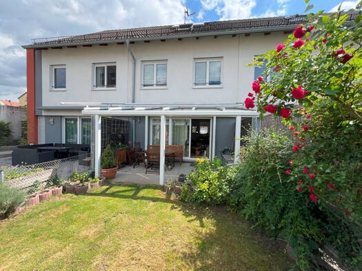 Reihenmittelhaus zum Kauf 565.000 € 5 Zimmer 130 m² 205 m² Grundstück Forchheim 91301