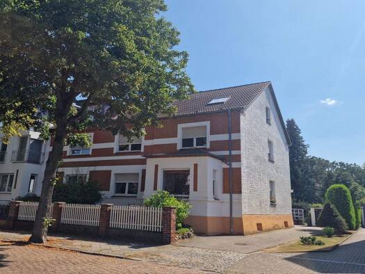 Doppelhaushälfte zum Kauf 299.000 € 7 Zimmer 237 m² 763 m² Grundstück Ziebigk Dessau-Roßlau 06846