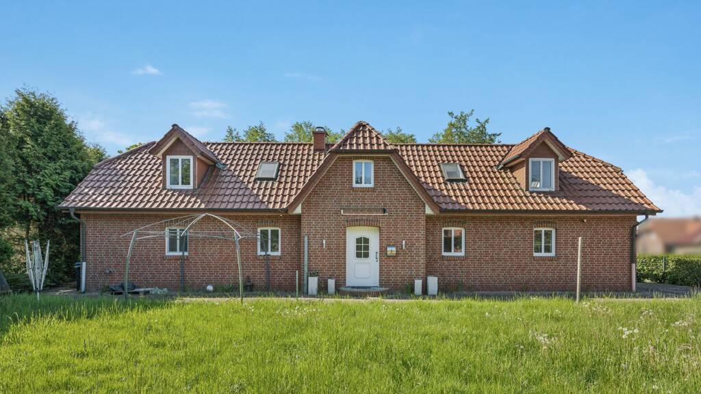 Einfamilienhaus zum Kauf 210.000 € 5 Zimmer 142 m² 840 m² Grundstück Burlage Rhauderfehn 26817