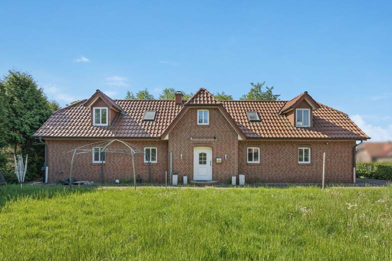 Einfamilienhaus zum Kauf 265.000 € 4 Zimmer 140 m² 840 m² Grundstück Burlage Rhauderfehn 26817