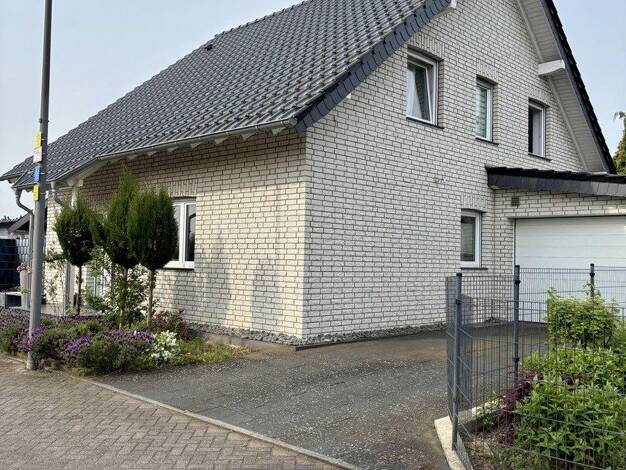 Einfamilienhaus zum Kauf provisionsfrei 695.000 € 6 Zimmer 141,3 m² 563 m² Grundstück Huchem-Stammeln Niederzier 52382
