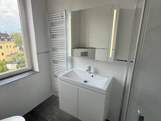 Wohnung zur Miete 890 € 4 Zimmer 93,8 m² 2. Geschoss Innenstadt Hof 95028