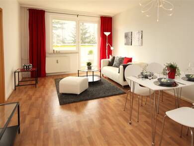 Wohnung zur Miete 530 € 4 Zimmer 90,7 m² 2. Geschoss frei ab 01.09.2025 Zeulenrodaer Straße 8 Lusan Gera 07549
