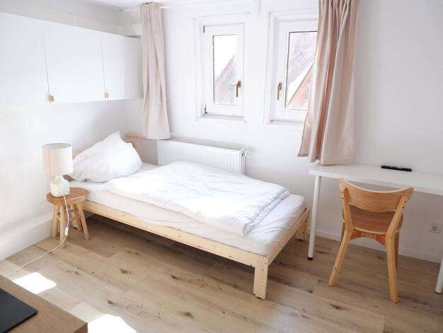 Wohnung zur Miete 1.100 € 2 Zimmer 25 m² 4. Geschoss frei ab sofort Neckarhalde 4 Innenstadt Tübingen 72070