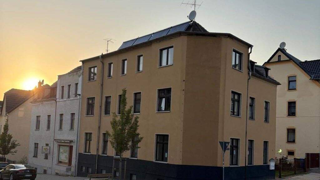 Mehrfamilienhaus zum Kauf 165.000 € 14 Zimmer 354 m² 290 m² Grundstück Crimmitschau 08451