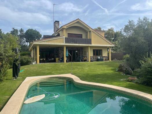 Chalet zum Kauf 1.350.000 € 7 Zimmer 508 m² 2.034 m² Grundstück Galapagar 28250