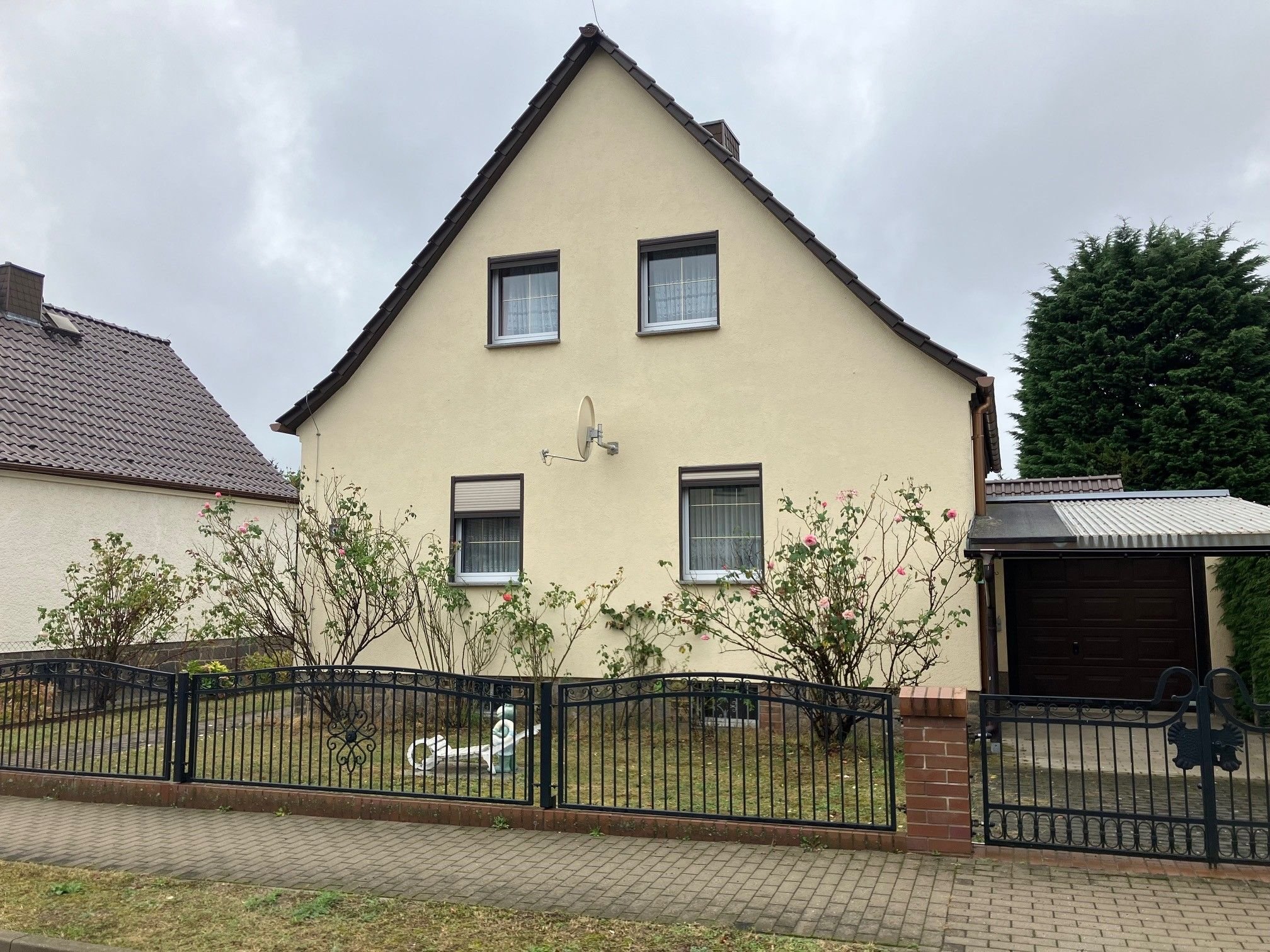 Einfamilienhaus zum Kauf 199.000 € 4,5 Zimmer 90 m²<br/>Wohnfläche 831 m²<br/>Grundstück ab sofort<br/>Verfügbarkeit Karl-Lamprecht-Str. 11 Jessen Jessen (Elster) 06917