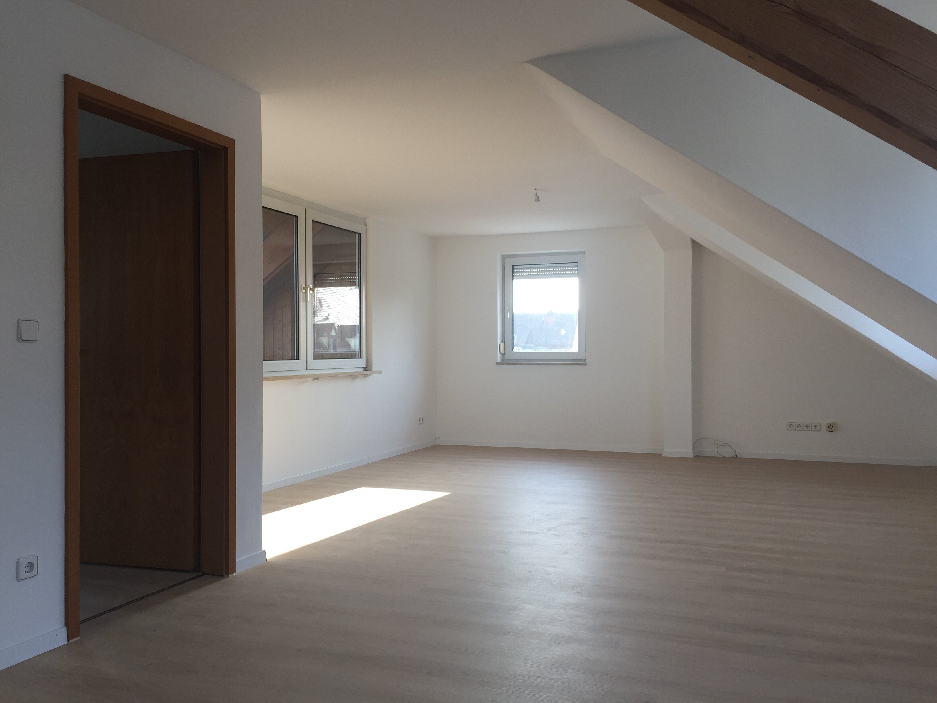 Wohnung zur Miete 830 € 2 Zimmer 77 m²<br/>Wohnfläche 2.<br/>Geschoss ab sofort<br/>Verfügbarkeit Wittelsbacher Straße Nürnberg 90475