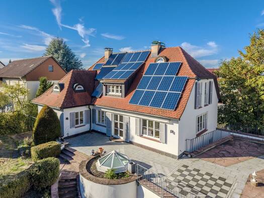 Einfamilienhaus zum Kauf 1.950.000 € 6 Zimmer 250 m² 1.115 m² Grundstück Nord Ludwigsburg 71634