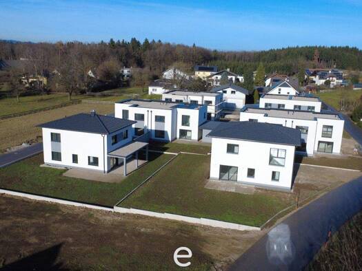 Einfamilienhaus zum Kauf - Erstbezug 540.000 € 5,5 Zimmer 121,4 m² 559 m² Grundstück Laakirchen 4662