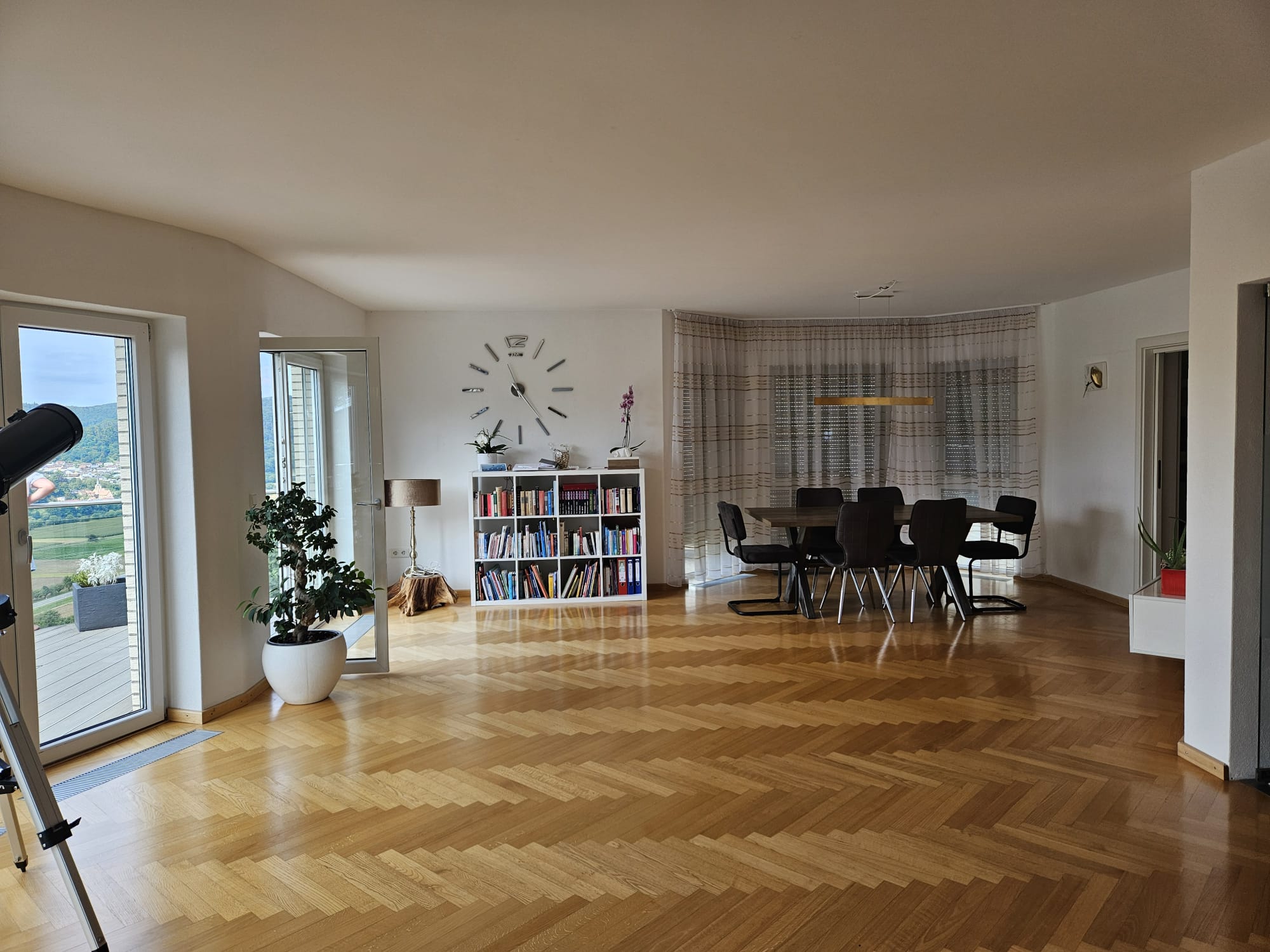 Einfamilienhaus zur Miete 2.800 € 6 Zimmer 315 m²<br/>Wohnfläche 596 m²<br/>Grundstück Am Weidenrot 25 Neckarzimmern 74865