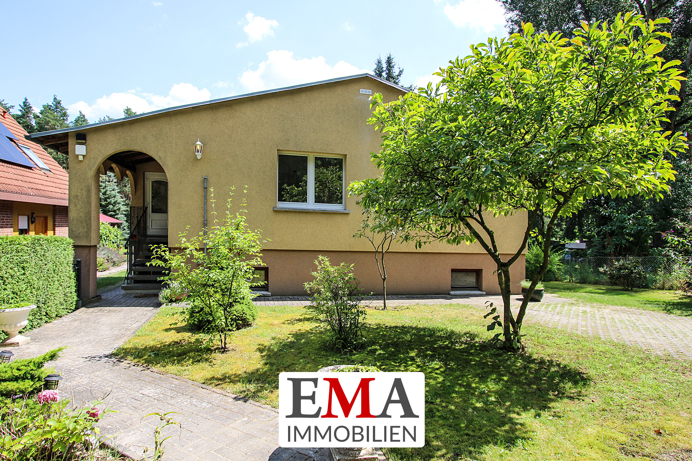 Einfamilienhaus zum Kauf provisionsfrei 520.000 € 4 Zimmer 107 m²<br/>Wohnfläche 702 m²<br/>Grundstück Staaken Berlin 13591