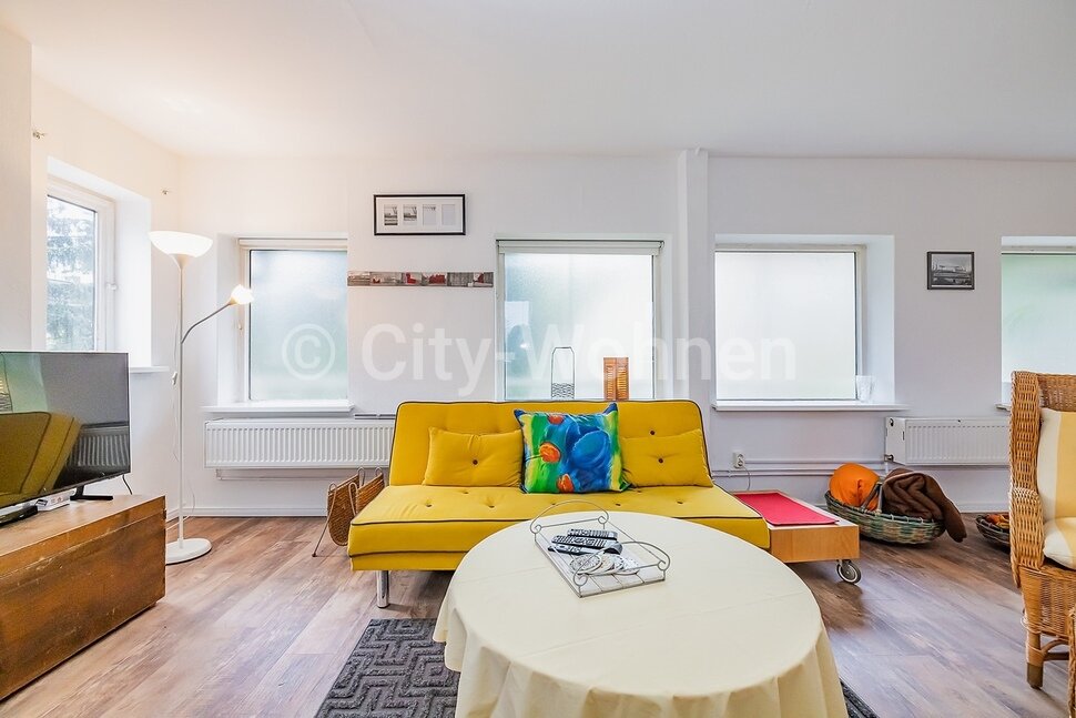 Wohnung zur Miete Wohnen auf Zeit 1.250 € 2 Zimmer 70 m²<br/>Wohnfläche 15.11.2024<br/>Verfügbarkeit Stadtbahnstraße Sasel Hamburg 22393