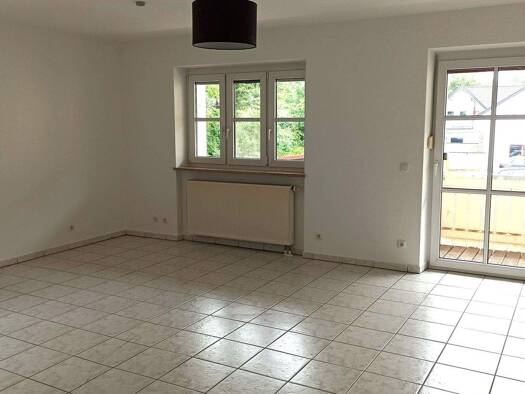 Wohnung zur Miete 595 € 2 Zimmer 80 m² Geschoss 1/2 frei ab 01.04.2026 Hauptstraße 47 Neufahrn Neufahrn in Niederbayern 84088