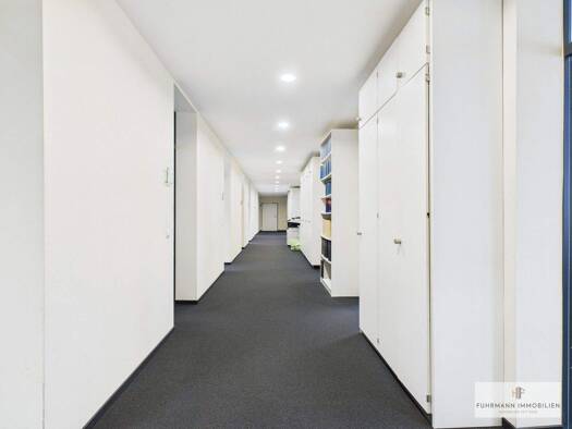 Bürofläche zur Miete 3.768 € 9 Zimmer 314,6 m² Bürofläche St Johann Saarbrücken 66111