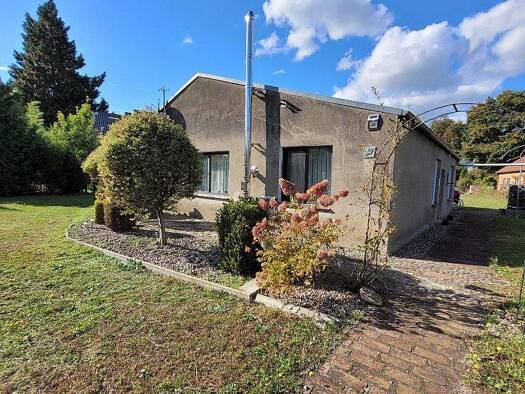 Einfamilienhaus zum Kauf 79.000 € 5 Zimmer 127 m² 2.317 m² Grundstück Dorfstraße 39 Preten 19273