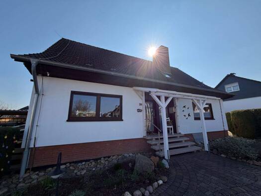 Einfamilienhaus zum Kauf 349.000 € 6 Zimmer 166 m² 895 m² Grundstück frei ab 01.07.2026 Auf dem Rode 20 Obernjesa Rosdorf 37124