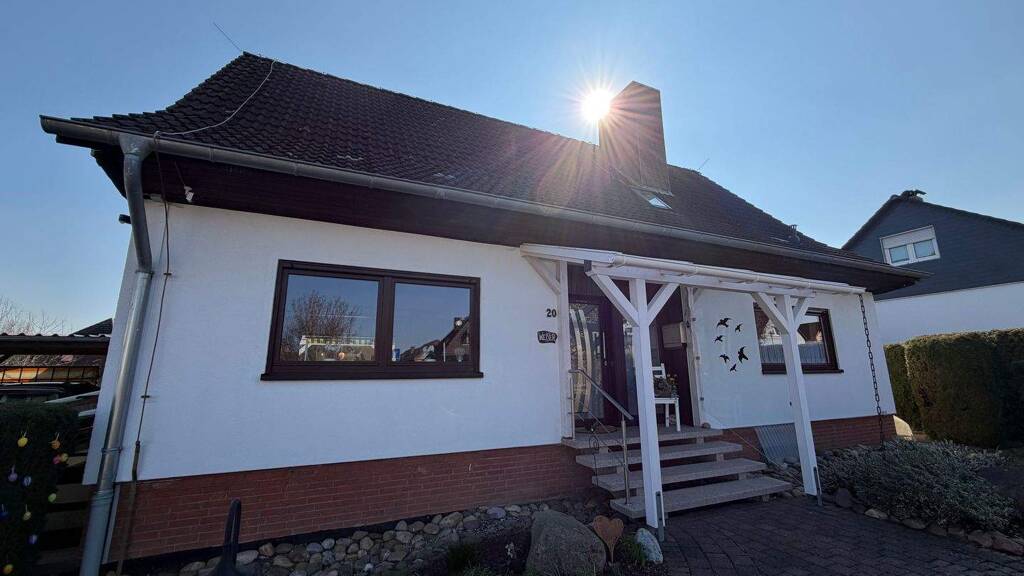 Einfamilienhaus zum Kauf 349.000 € 6 Zimmer 166 m² 895 m² Grundstück frei ab 01.07.2026 Auf dem Rode 20 Obernjesa Rosdorf 37124