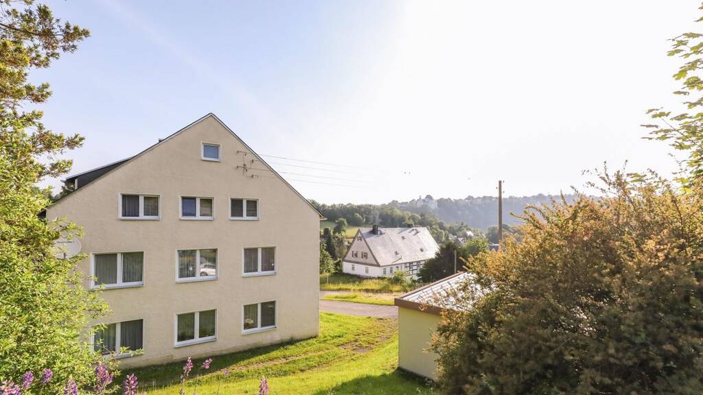 Wohnung zum Kauf 84.000 € 4 Zimmer 93,1 m² Schönbrunn Wolkenstein 09429