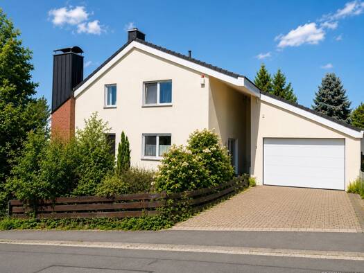 Mehrfamilienhaus zur Miete 2.300 € 8 Zimmer 297 m² 918 m² Grundstück Maria-Lerch-Straße 1 Herzogenaurach Herzogenaurach 91074