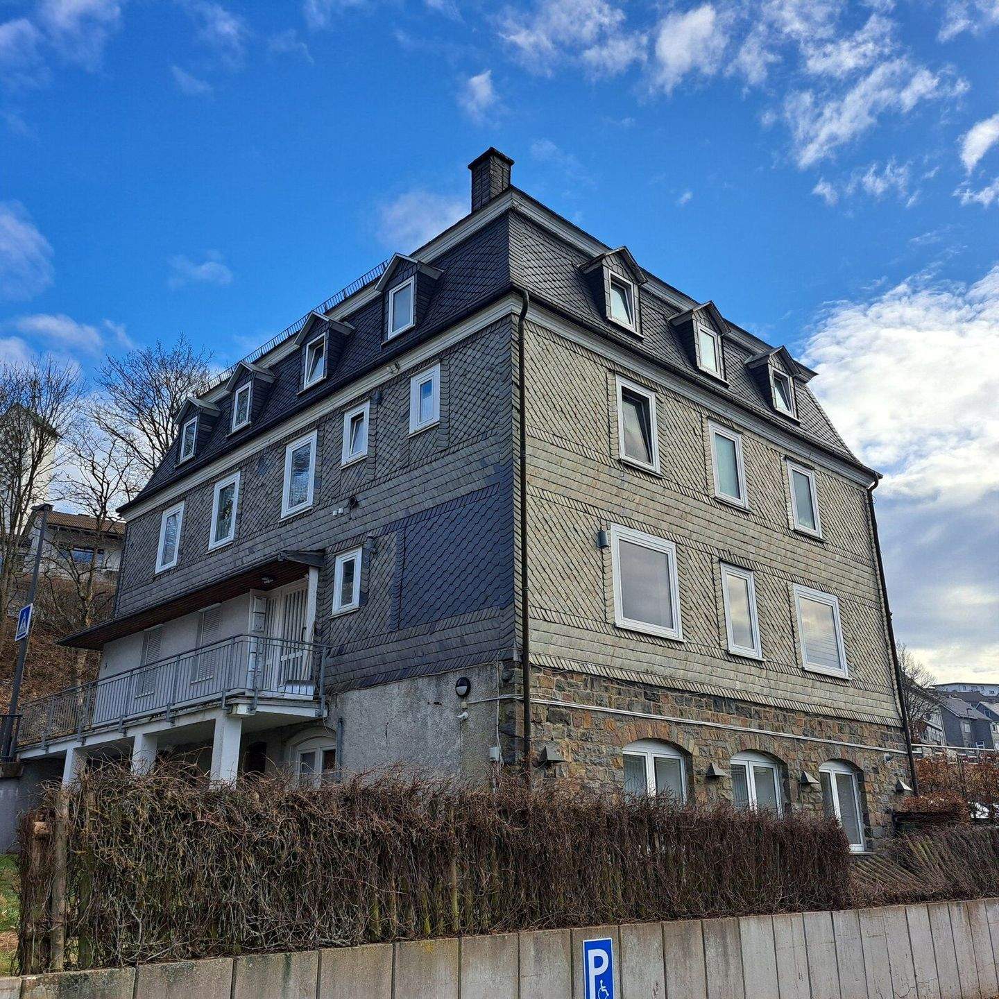 Immobilie in Erndtebrück - +++ Kapitalanleger aufgepasst +++ Mehrfamilienhaus mit sechs Wohneinheiten in zentraler Lage von Erndtebrück - Bild 0
