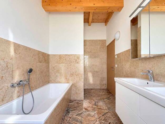 Einfamilienhaus zum Kauf 349.900 € 6 Zimmer 169 m² 749 m² Grundstück Wolkenburg-Kaufungen Limbach-Oberfrohna 09212