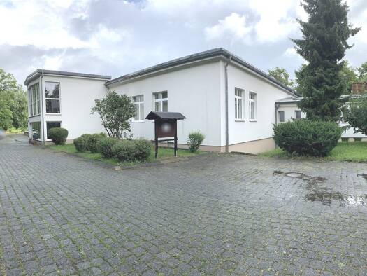 Gewerbeobjekt zum Kauf als Kapitalanlage geeignet 1.250.000 € 24 Zimmer 3.492,4 m² 10.259 m² Grundstück Döbeln 04720