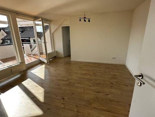 Wohnung zur Miete 700 € 1 Zimmer 45 m² frei ab sofort Schwenningen Villingen-Schwenningen 78054