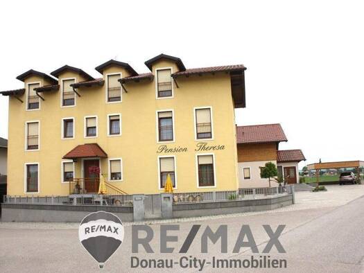 Hotel zum Kauf 980.000 € 12 Zimmer 23 Betten 864 m² Grundstück Langenschönbichl 3442