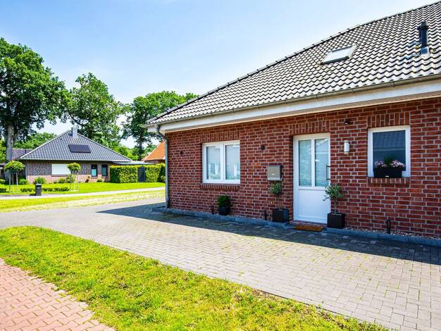 Doppelhaushälfte zum Kauf 189.000 € 2 Zimmer 62,3 m² 441 m² Grundstück Strackholt Großefehn 26629