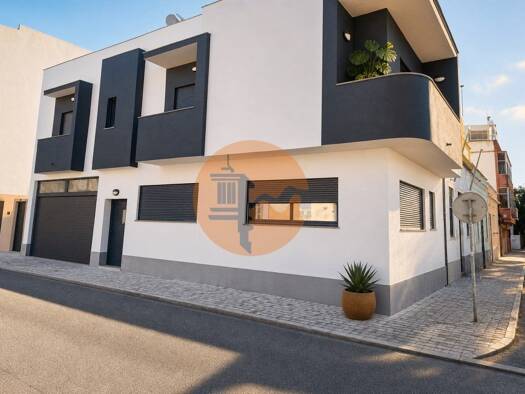 Haus zum Kauf 750.000 € 157 m² 78 m² Grundstück Faro (Sé e São Pedro) 8005