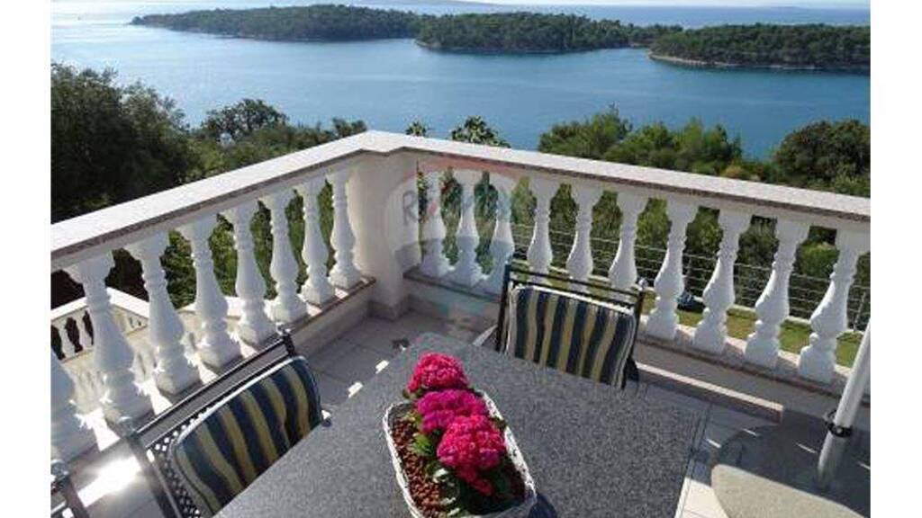 Villa zum Kauf 1.690.000 € 10 Zimmer 256 m² 600 m² Grundstück Rab 51280