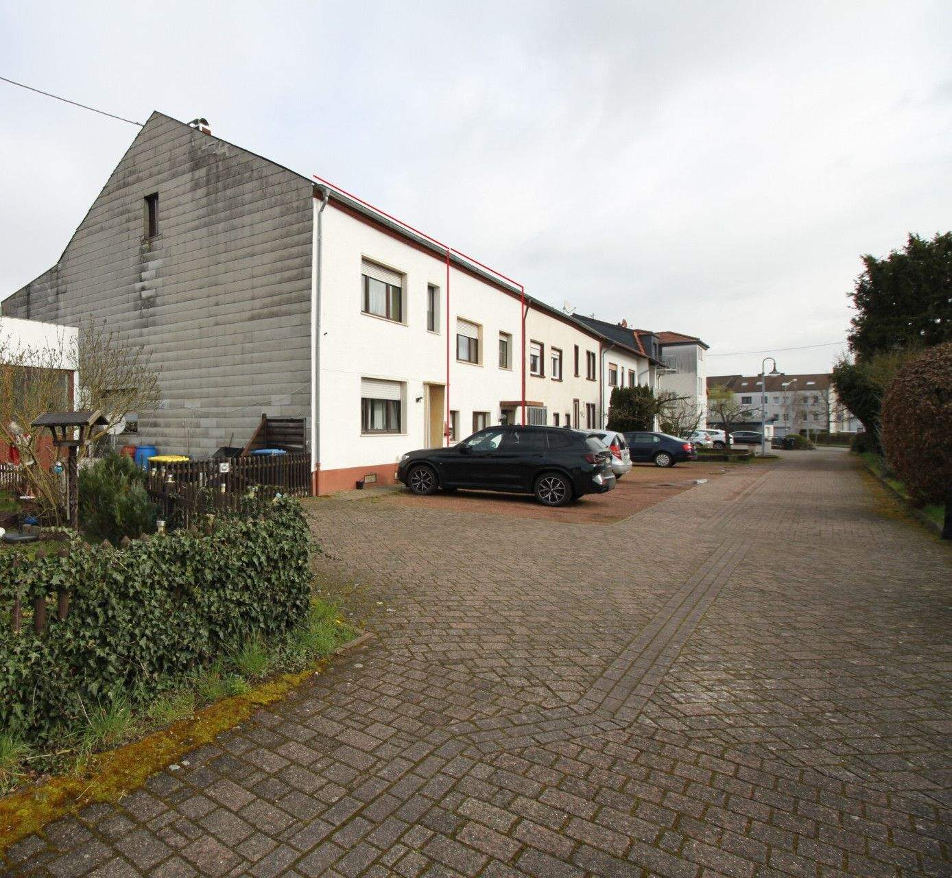 Immobilie in Ensdorf/Saar - Riesiges Wohnpotenzial: Zwei Einfamilienhäuser mit 4 Wohneinheiten in Ensdorf - Bild 0