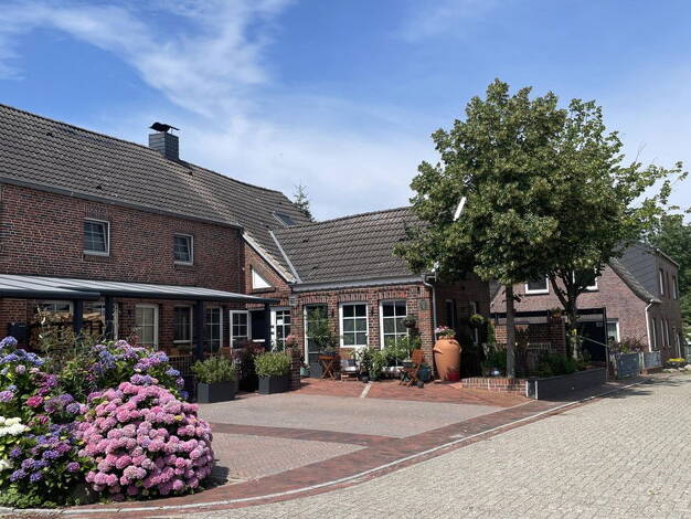 Mehrfamilienhaus zum Kauf provisionsfrei als Kapitalanlage geeignet 1.257.000 € 420 m² 440 m² Grundstück Köln 50672