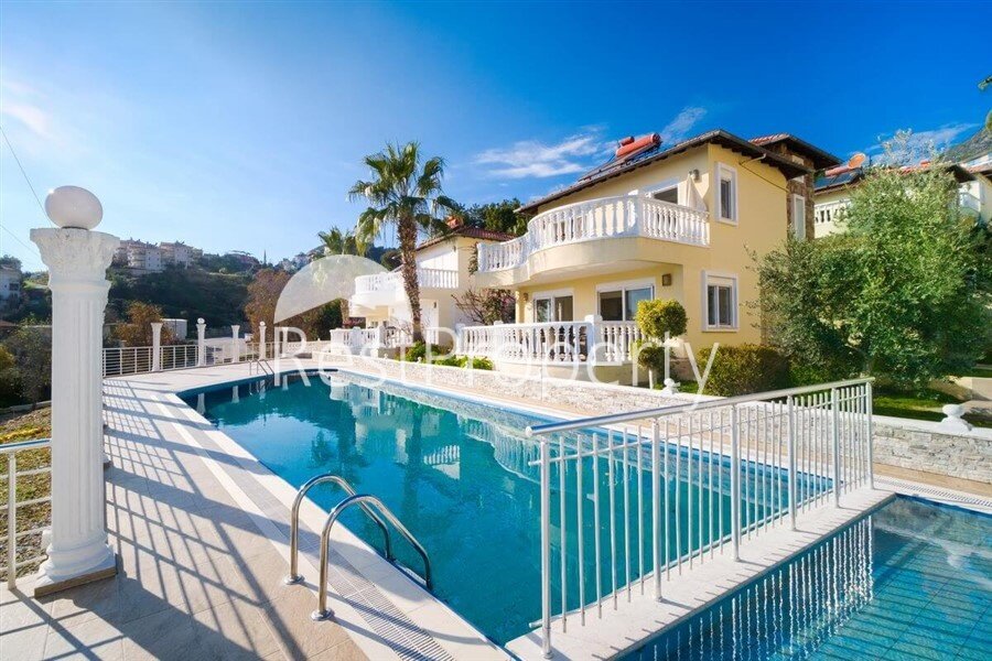 Villa zum Kauf provisionsfrei 385.000 € 4 Zimmer 220 m²<br/>Wohnfläche 300 m²<br/>Grundstück ab sofort<br/>Verfügbarkeit Alanya