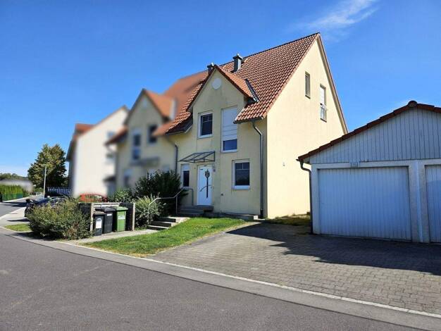 Doppelhaushälfte zum Kauf 269.000 € 5 Zimmer 135 m² 304 m² Grundstück Kemnath 95478