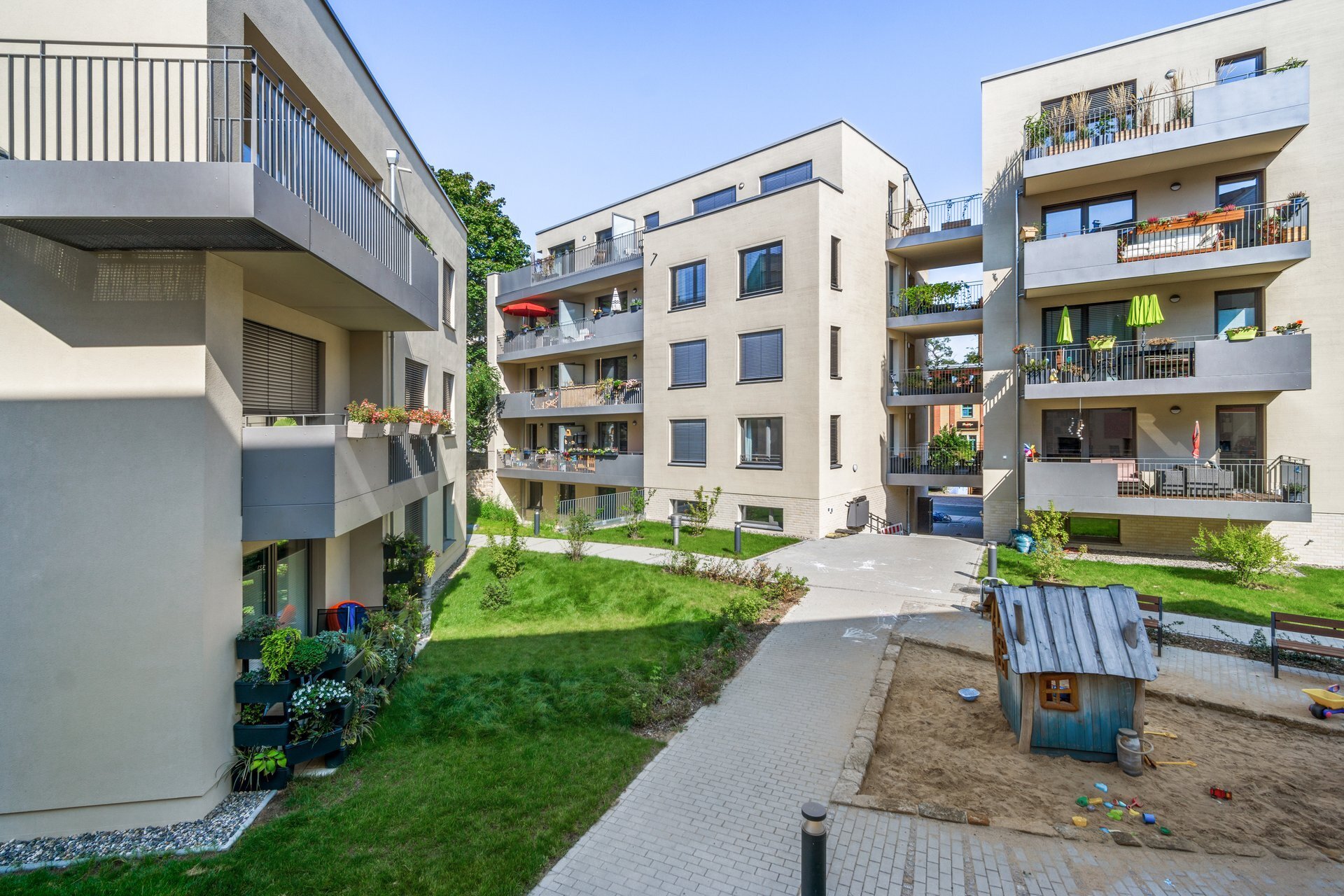 Wohnung zur Miete 570,84 € 1 Zimmer 52,5 m²<br/>Wohnfläche 1.<br/>Geschoss 01.10.2024<br/>Verfügbarkeit Prießnitzstraße 1 Radeberger Vorstadt (Forststr.) Dresden 01099