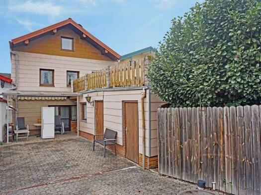 Reihenmittelhaus zum Kauf 225.000 € 6 Zimmer 144,1 m² 200 m² Grundstück Tüßling 84577
