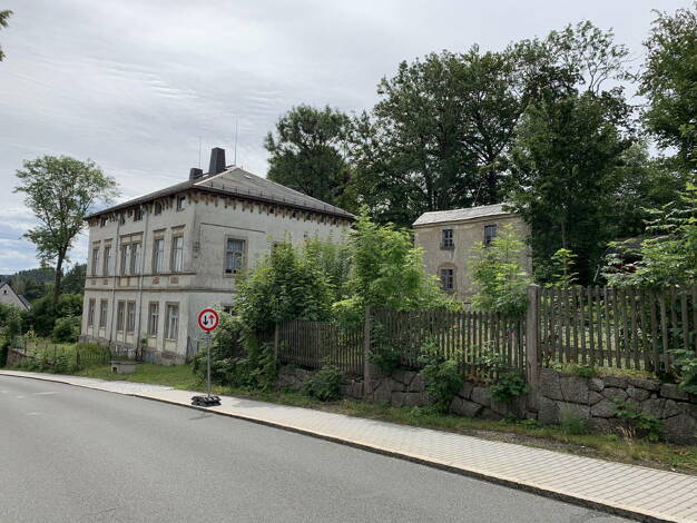 Villa zum Kauf provisionsfrei 130.000 € 28 Zimmer 604 m² 4.210 m² Grundstück Alte Auerbachstraße 13 Schönheide 08304