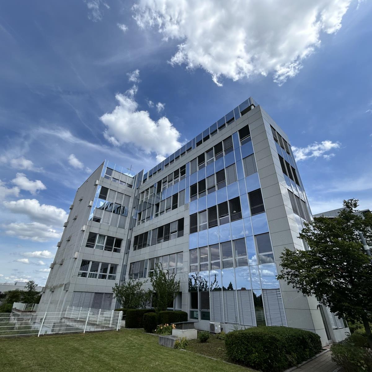 Bürogebäude zur Miete 11 € 1.250 m²<br/>Bürofläche ab 334 m²<br/>Teilbarkeit Langwasser - Nordost Nürnberg 90471