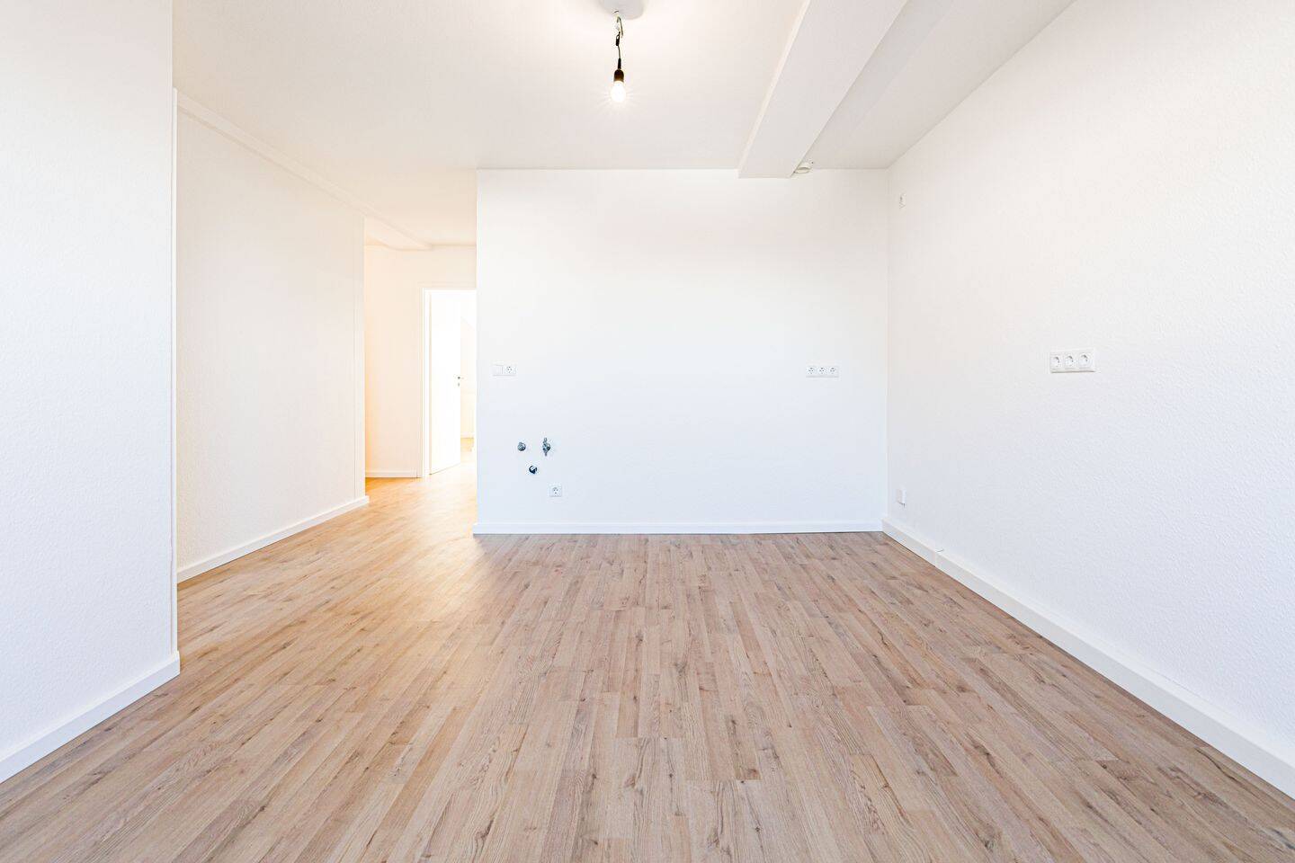 Hoch hinaus: Helle 2-Zimmer-Dachgeschosswohnung - sofort bezugsfertig – Mockauer Straße 18, 4357 Leipzig – Vorschaubild 7