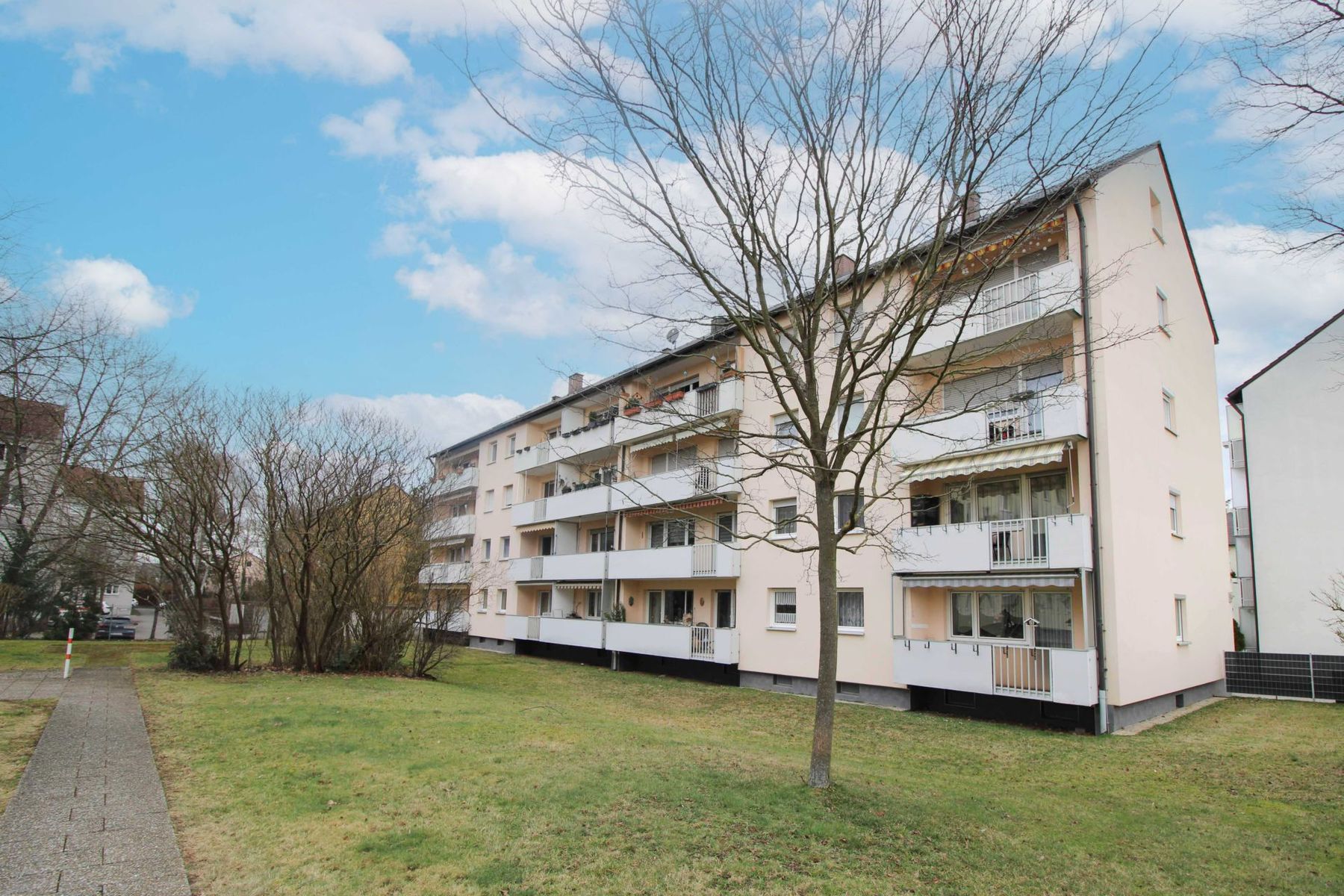 Wohnung zum Kauf 199.000 € 3 Zimmer 73,1 m²<br/>Wohnfläche 2.<br/>Geschoss West Schwabach 91126