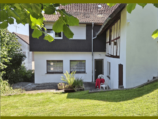 Mehrfamilienhaus zum Kauf als Kapitalanlage geeignet 99.000 € 11 Zimmer 270 m² 1.300 m² Grundstück Einbeck Einbeck 37574