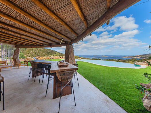 Villa zum Kauf 8 Zimmer 175 m² 1.500 m² Grundstück Via del Cardellino Alzachèna/Arzachena 07021