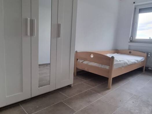 Wohnung zur Miete 1.250 € 2,5 Zimmer 70 m² Geschoss 4/8 frei ab sofort Im Hasengrund 40 Rüsselsheim Rüsselsheim am Main 65428
