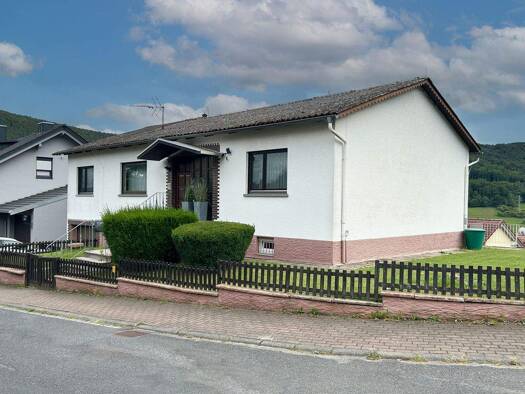 Einfamilienhaus zum Kauf 399.000 € 5 Zimmer 153 m² 681 m² Grundstück Breitendiel Miltenberg-Breitendiel 63897